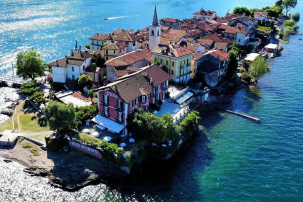 Isola dei Pescatori and Isola Bella hop-on hop-off